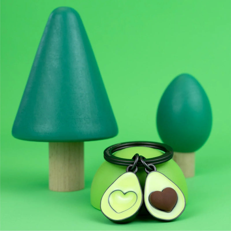 Metalmorphose - Keychain Avocado with Heart-Shaped Pit