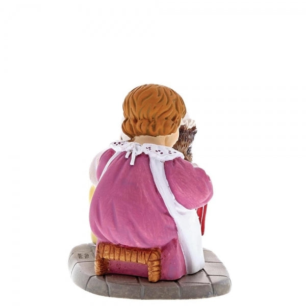 Beatrix Potter Mini Figurine Mrs. Tiggy Winkle and Lucie