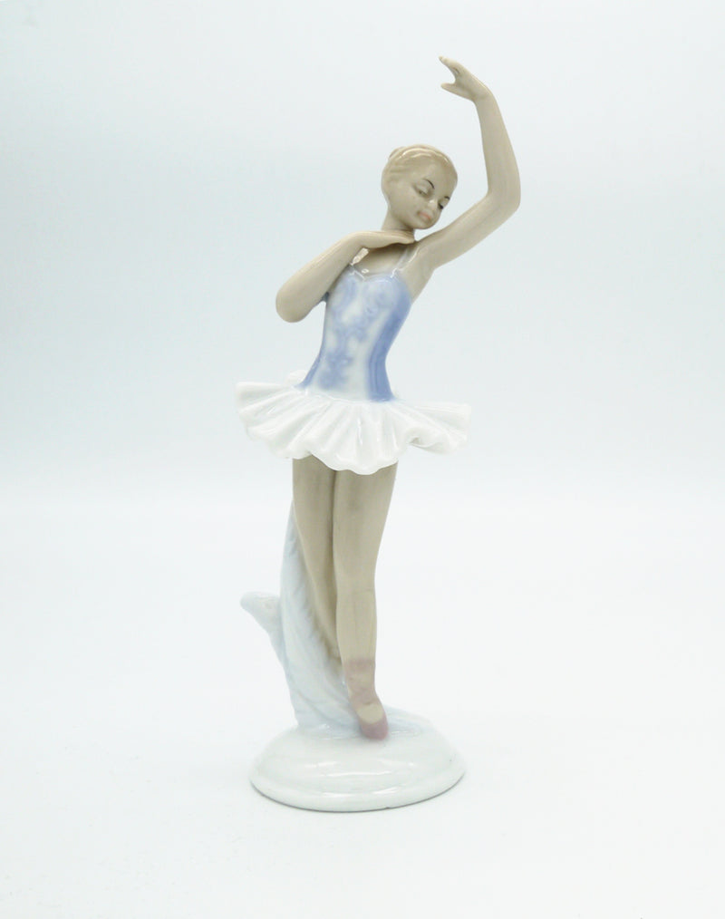 Pirouette Ballerina
